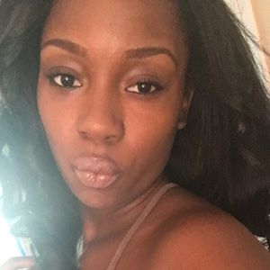 Meet your Posher, Brittney